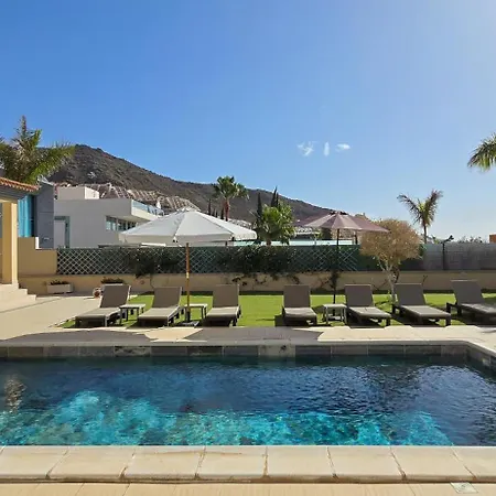 5 Bedrooms アデヘ