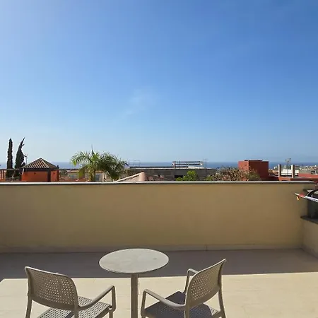 5 Bedrooms * アデヘ